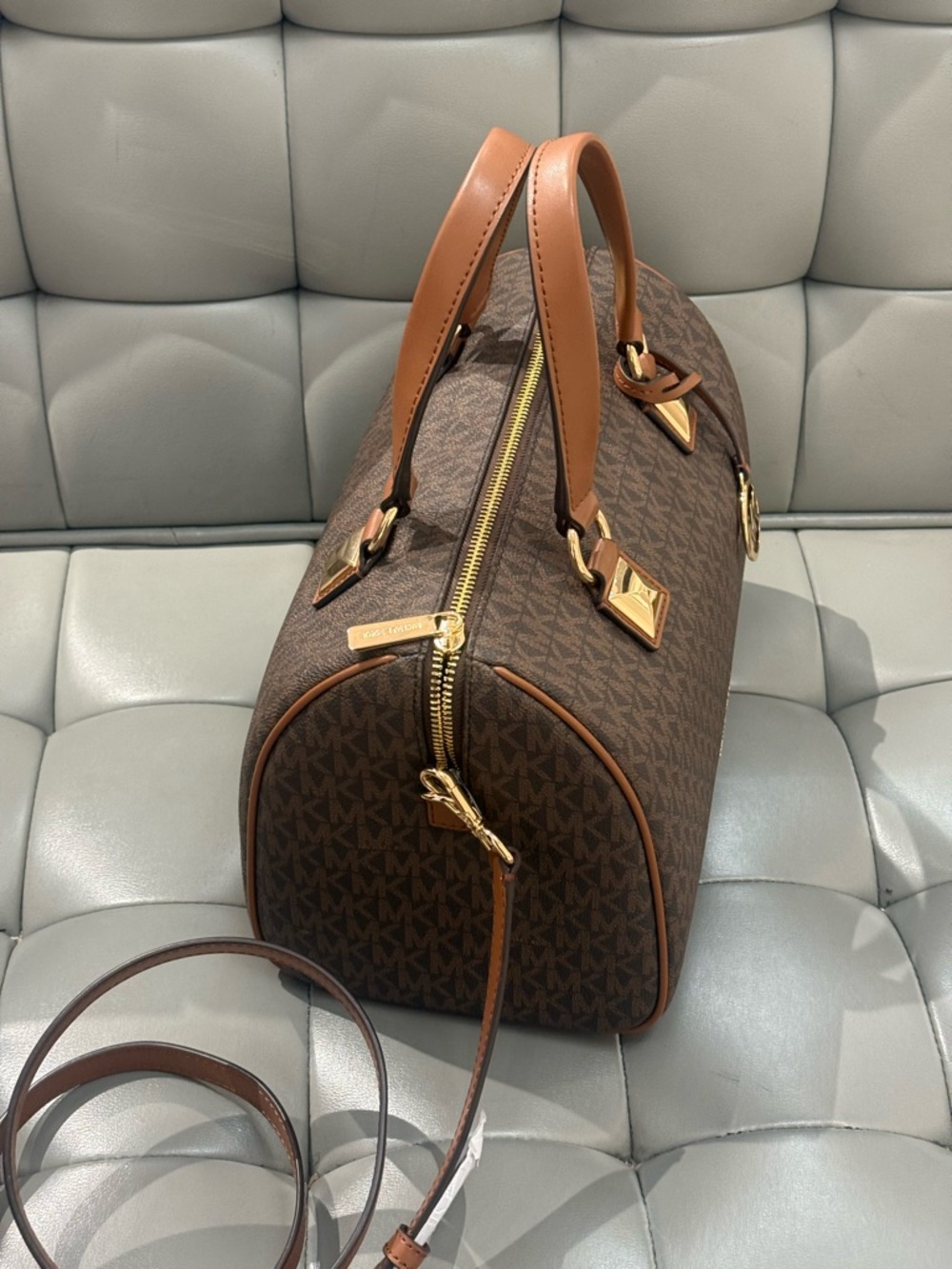 MICHAEL KORS Grayson Medium Signature Logo Duffel Bag brown - Picture 7 of 9